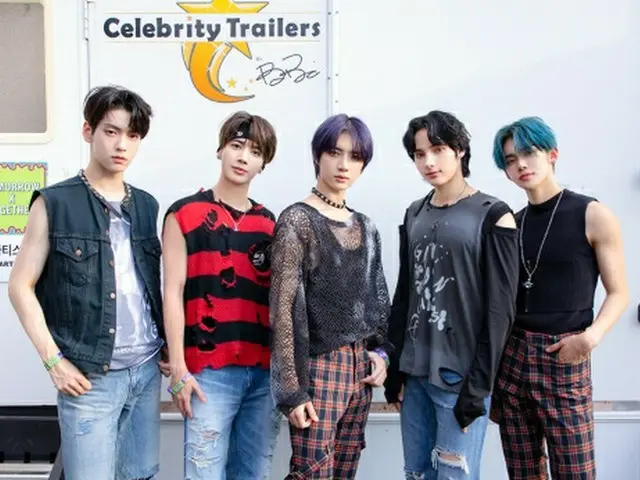 「TOMORROW X TOGETHER」がK-POPグループでは初めて米国の大型音楽フェスティバル「ロラパルーザ」に出演した。（画像提供:wowkorea）
