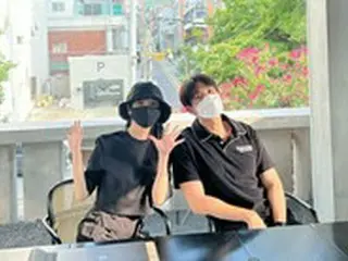 歌手IU、イム・スロン（2AM）、”12年前に息を合わせたアイドルの変わらぬ友情”