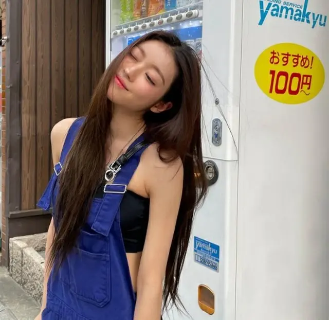 「OH MY GIRL」ユア、露出もヒップに清涼夏ファッション…日本の街角でのんびり旅行（画像提供:wowkorea）