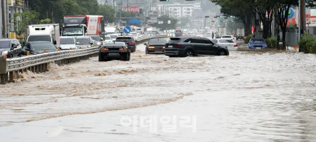 集中豪雨でこんな事も...車が浸水すると自ら自首した男性、その理由は？＝韓国（画像提供:wowkorea）