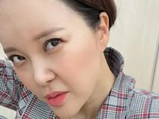 歌手ペク・チヨン、Tシャツがどうしたのかと思ったら？「その女は…」