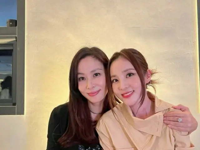 DARA（元2NE1）、女優コ・ソヨンのジュエリーブランドイベントに参加（画像提供:wowkorea）