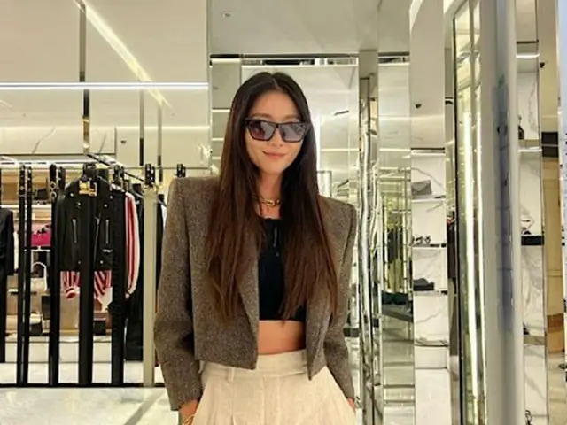 女優オ・ユナ、悪口言わないでと言いつつまた着たね…「堂々とクロップドトップス」（画像提供:wowkorea）