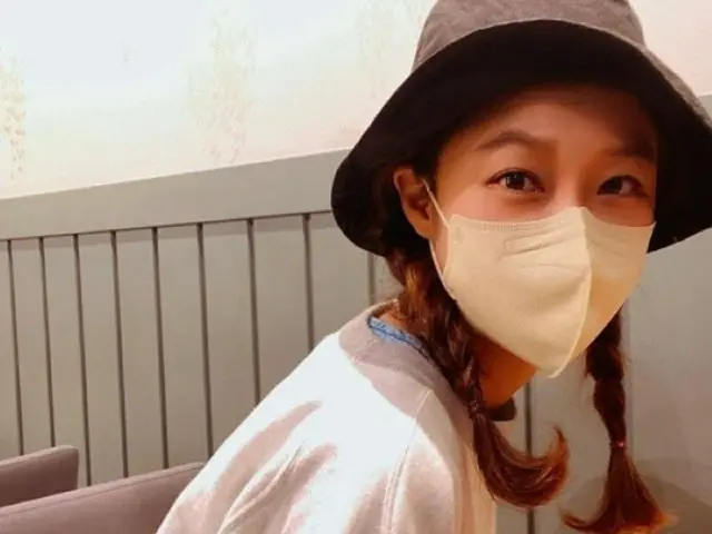 “結婚発表”女優コン・ヒョジン、10月の結婚を控えたプレ花嫁…三つ編み姿で愛らしさ発散（画像提供:wowkorea）