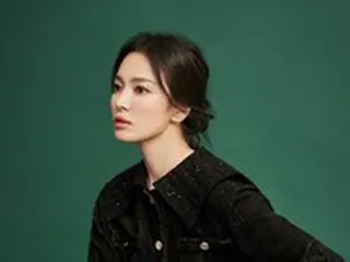 女優ソン・ヘギョ、“秋の女神”の魅惑的な優雅さ…うっとりする美しさのグラビア公開