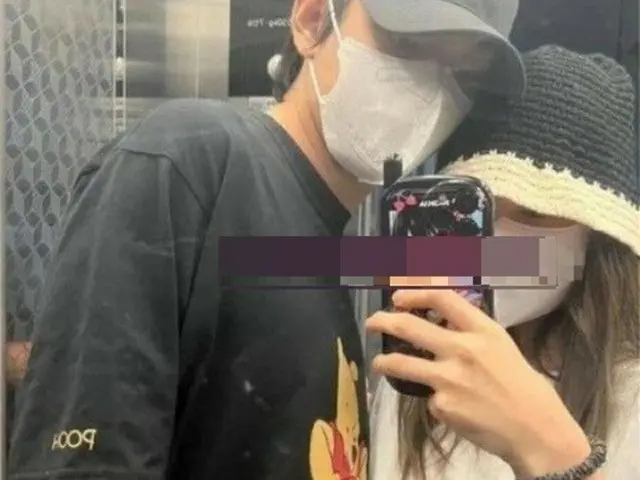 VとJENNIEと思われる写真の流出が既に3枚目に到達する中、追加のハッキング被害が心配される（画像提供:wowkorea）