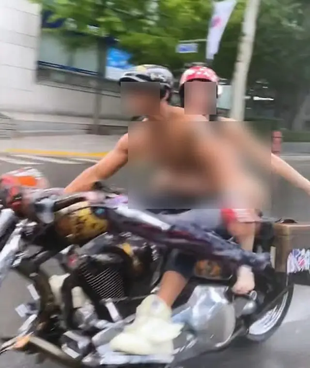 韓国で話題の「江南オートバイビキニ女」、2年前に事務職員からインフルエンサーに転身した理由やウェディングドレスでの警察出頭理由などを語る（画像提供:wowkorea）
