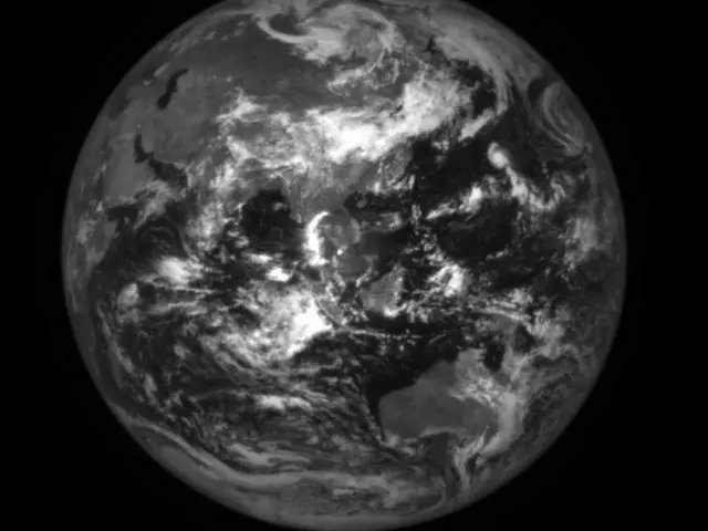「タヌリ」が8月29日14時、地球から130万キロメートル離れた地点で撮影した地球（画像提供:wowkorea）