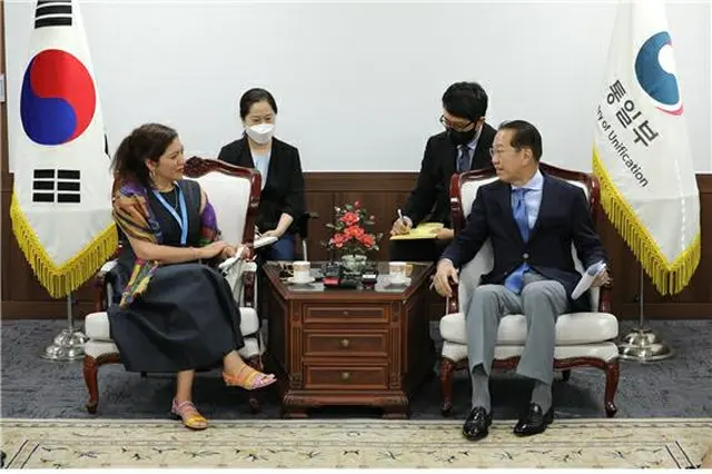 国連のサルモン北朝鮮人権特別報告官は2日、韓国の権寧世統一相と面談した（画像提供:wowkorea）