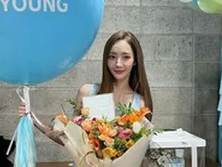 女優パク・ミニョン、もっとご飯食べないと…消滅しそうなバービー人形