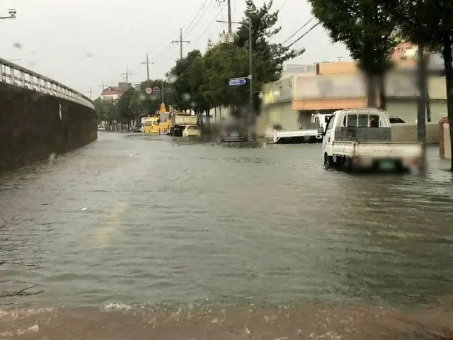 台風11号により道路が冠水した韓国浦項市の様子（画像提供:wowkorea）