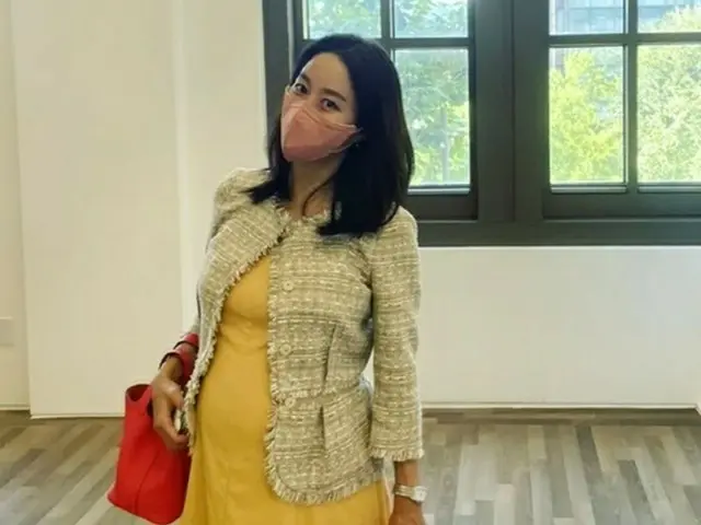 女優チョン・ヘビン、“臨月Dライン”で黄色い服を着たら…歩くマクワウリ！（画像提供:wowkorea）
