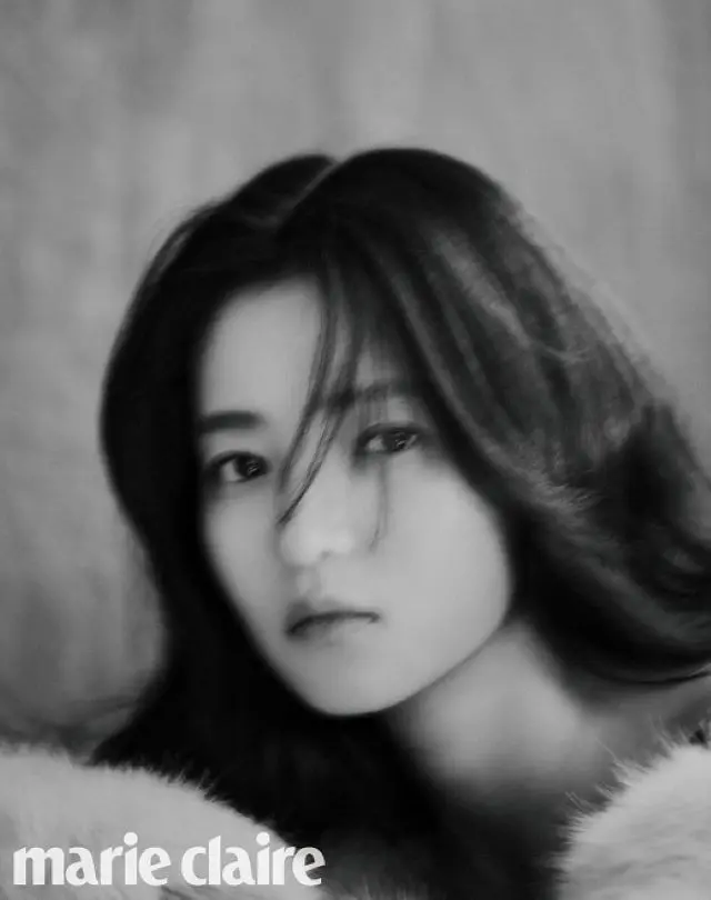 女優キム・テリ、「marie claire BIFF Edition」のカバーとグラビアを飾る…独歩的な雰囲気が印象的（画像提供:wowkorea）