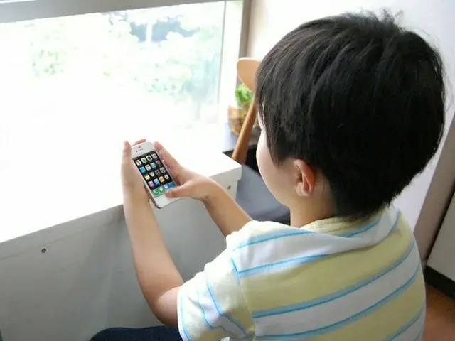 韓国では、幼児の20%が満1歳を過ぎる頃からスマートフォンを使い始めていることがわかった(画像提供:wowkorea)