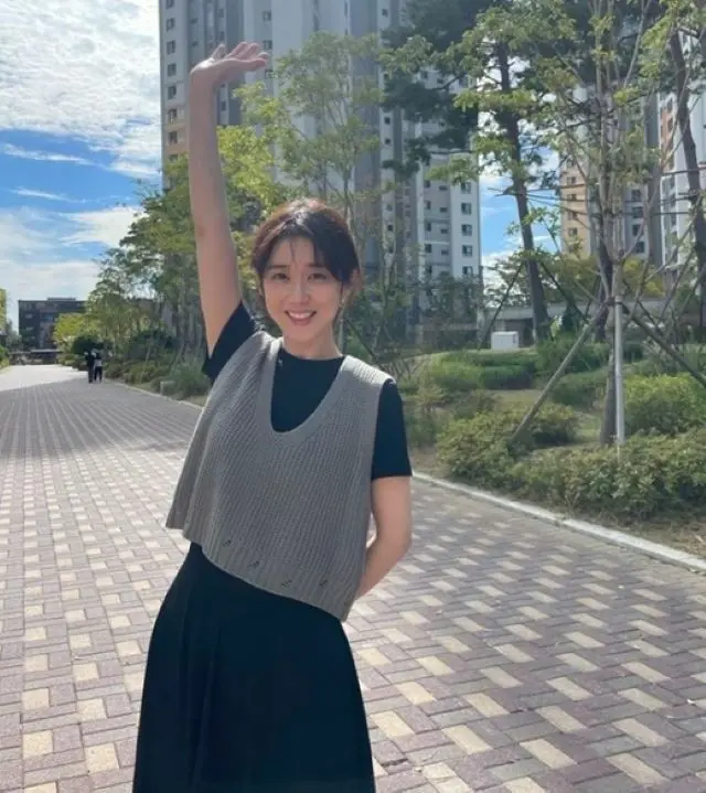 “新婚”女優チャン・ナラ、結婚後初めての名節に幸せな新妻の笑顔…6歳年下の夫のおかげ？（画像提供:wowkorea）