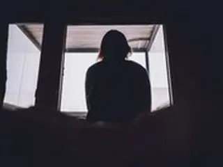 秋夕当日、駐車場で死亡しているのが発見された女性…「飛び降りた後に車にはねられる」＝韓国
