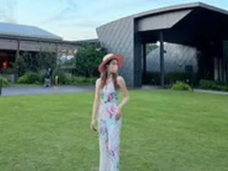女優イ・ダヘ、美貌は母親ゆずりだね…密着ボディスーツでスタイル自慢