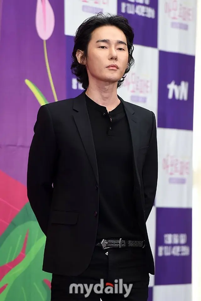 作家ホ・ジウン、「BTS（防弾少年団）兵役特例」論議を批判…「決して公正ではない」（画像提供:wowkorea）