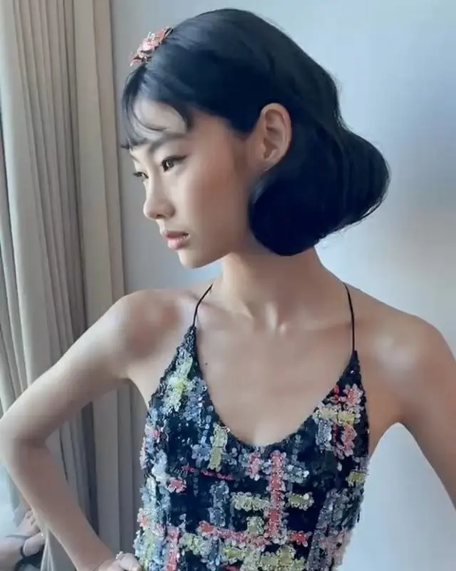 「イカゲーム」チョン・ホヨン、「エミー賞」で着用した衣装でポーズ！トップ女優＆トップモデルの貫禄（画像提供:wowkorea）