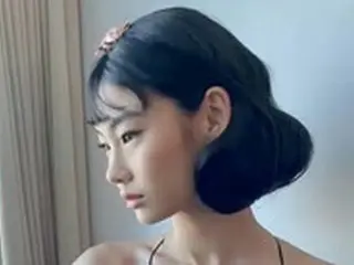 「イカゲーム」チョン・ホヨン、「エミー賞」で着用した衣装でポーズ！トップ女優＆トップモデルの貫禄