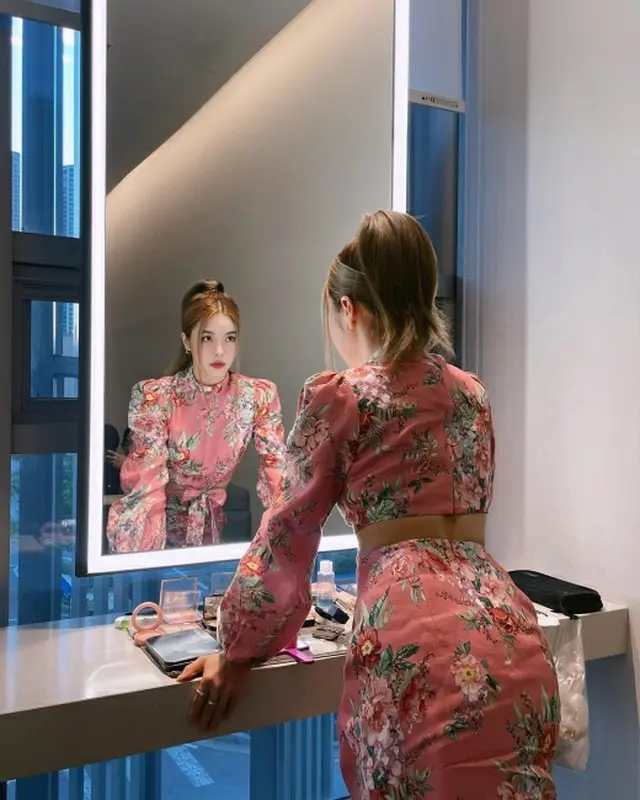 「MAMAMOO」ソラ、くびれた腰＋くっきりした背筋…ワナビースタイルそのもの（画像提供:wowkorea）