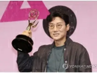 ［韓流］「イカゲーム」でエミー賞受賞のファン監督「作品賞が欲しかった」