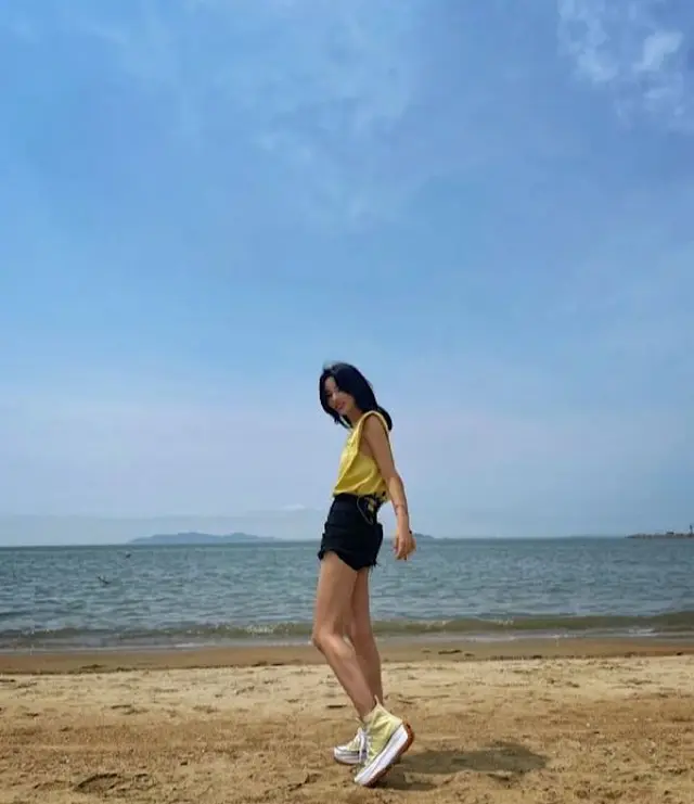「(G)I-DLE」チョン・ソヨン、本当に157cm？…「とても痩せているけど筋肉はしっかり」（画像提供:wowkorea）