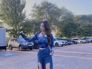 歌手Ailee、ズボンはどうなってるの？…果敢に露出した「パワフルグラマー」