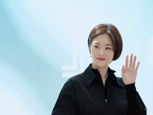 “国民の初恋”女優イ・ヨニ、ショートカットに変身した近況公開…秋の日差しのような美しさ（画像提供:wowkorea）