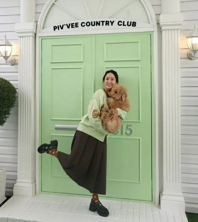 女優チョン・ヘビン、本当に出産まであと7日なの？…Dラインも隠れた「胎教一夜漬け」（画像提供:wowkorea）