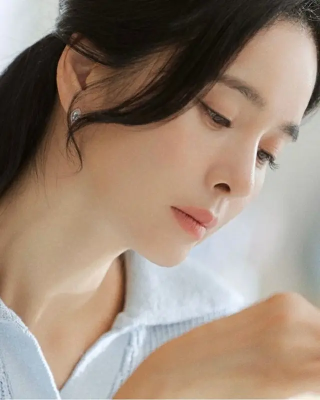 “愛妻家”歌手ショーン、妻チョン・ヘヨンに愛情たっぷり…「一番大きな幸運」（画像提供:wowkorea）