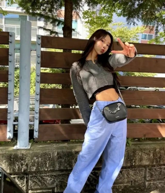 イ・ミジュ（元LOVELYZ）、秋ファッションもスタイルよく…腹筋もチラ見せ（画像提供:wowkorea）