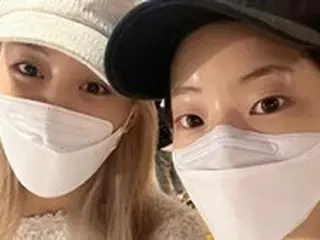「TWICE」ツウィ＆ダヒョン、映画館デート…すっぴんなのに目を見ただけで目立つビジュアル