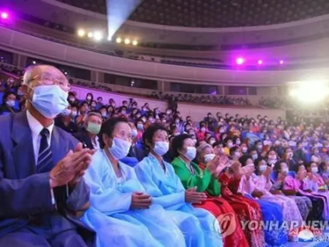 「国際老人の日」のイベントでは出席者がマスクを着用している（朝鮮中央通信）＝（聯合ニュース）≪転載・転用禁止≫