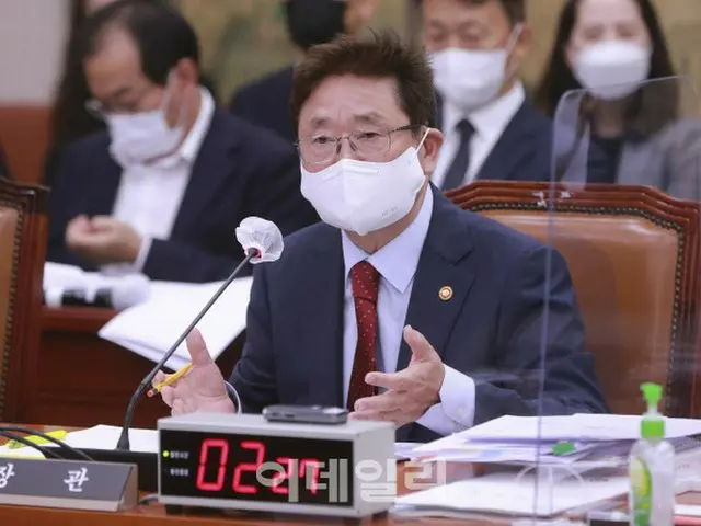 パク・ボギュン長官、「BTS兵役問題、12月までに確定」