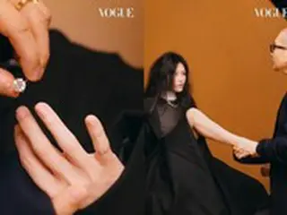 ク・ジュンヨプ（CLON）＆“台湾版花男つくし”バービィー・スー夫婦、それはひょっとして結婚指輪？ラブラブなグラビアのビハインド公開