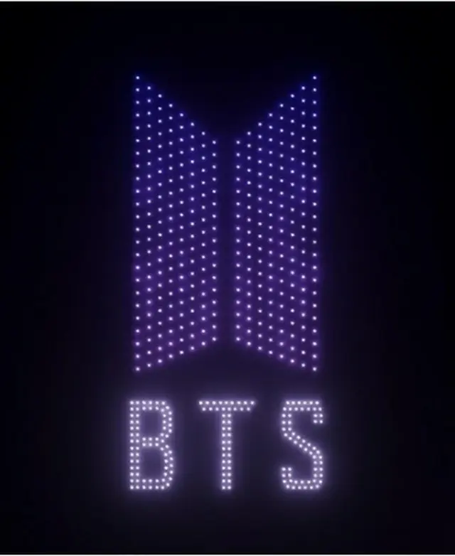 ＢＴＳをテーマにしたドローンショーが開催される（釜山市水営区提供）＝（聯合ニュース）≪転載・転用禁止≫