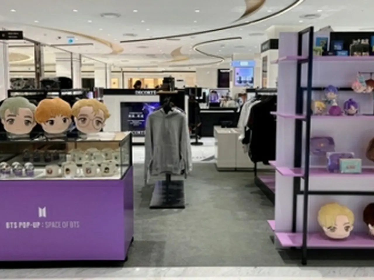 韓国・ロッテ免税店釜山店 BTSグッズストアをオープン