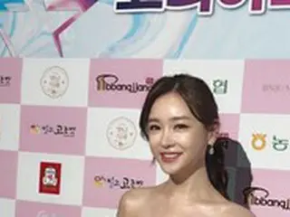 タレントのコン・ソヨン、ドレス姿に反応が爆発した…「大文字Sライン」「破格のボリューム感」