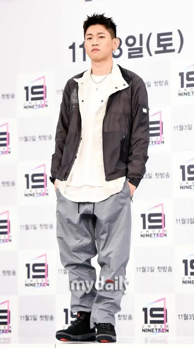 【全文】歌手Crush、公演中のジェスチャーへの誤解を釈明「ハイタッチを拒否したのではない…ファンの安全を考えた」（画像提供:wowkorea）