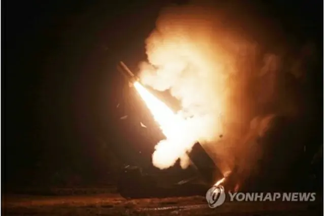 北朝鮮のIRBM発射に対抗し、韓米両軍は5日、地対地ミサイルを発射した（韓国軍合同参謀本部提供）＝（聯合ニュース）≪転載・転用禁止≫
