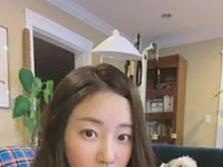 女優キム・サラン、美貌に限界なし？…愛犬との2ショットを公開