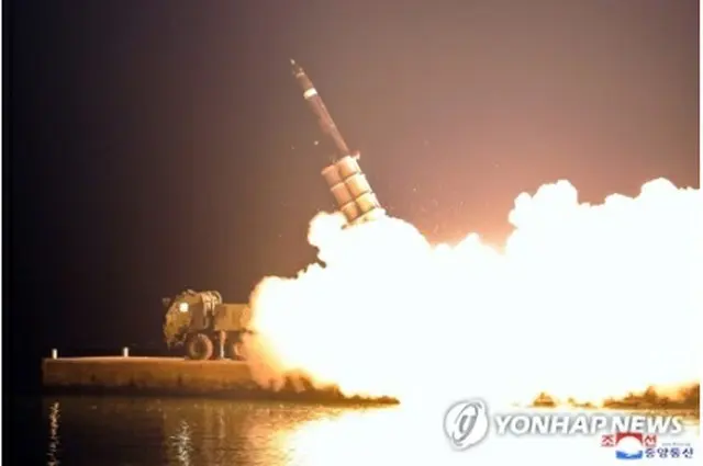 北朝鮮の朝鮮中央通信は１０日、９月２５日以降に行われた７回の弾道ミサイル発射は戦術核運用部隊の発射訓練だったとし、いずれも金正恩（キム・ジョンウン）国務委員長（朝鮮労働党総書記）が指導したと報じた＝（朝鮮中央通信＝聯合ニュース）≪転載・転用禁止≫