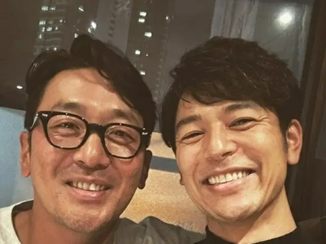 俳優ハ・ジョンウ＆妻夫木聡、久しぶりの再会実現…釜山ヘウンデで”Best friend”ツーショット公開（画像提供:wowkorea）