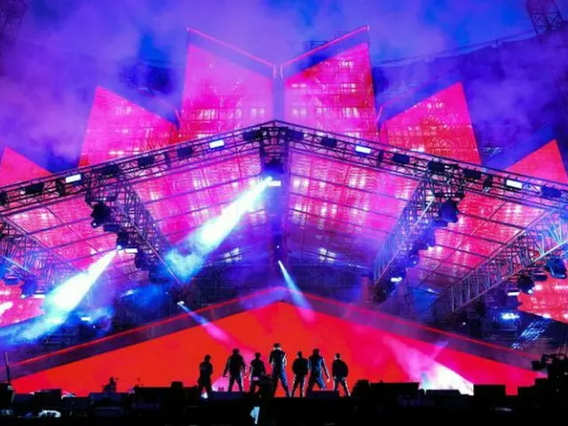 「BTS（防弾少年団）」、5万人が大合唱した釜山EXPO祈願公演…多様化を象徴するARMYたちが集結（画像提供:wowkorea）