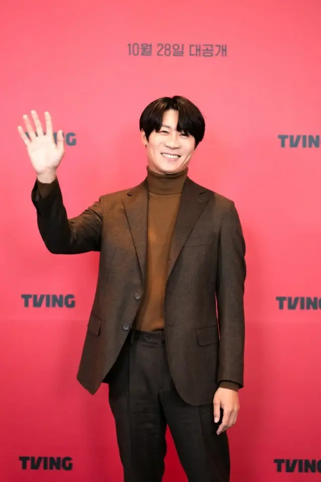 チン・ソンギュ、ドラマ「身代金」…「パンツ1枚で？」（画像提供:wowkorea）