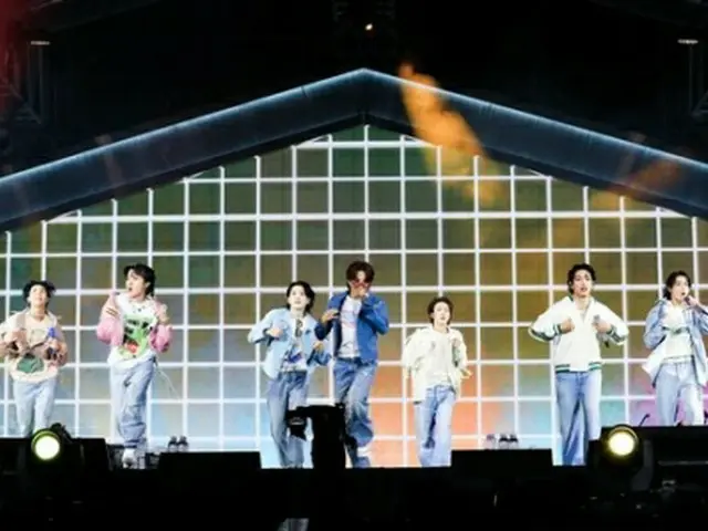15日、釜山で公演を行うBTS（ビッグヒットミュージック提供）＝（聯合ニュース）≪転載・転用禁止≫