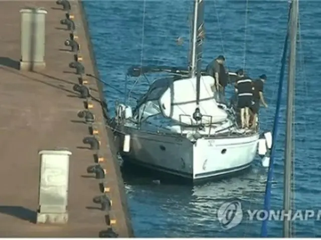 韓国への入国を試みたロシア人が乗っていたヨット（「共に民主党」安浩永議員提供）＝（聯合ニュース）≪転載・転用禁止≫