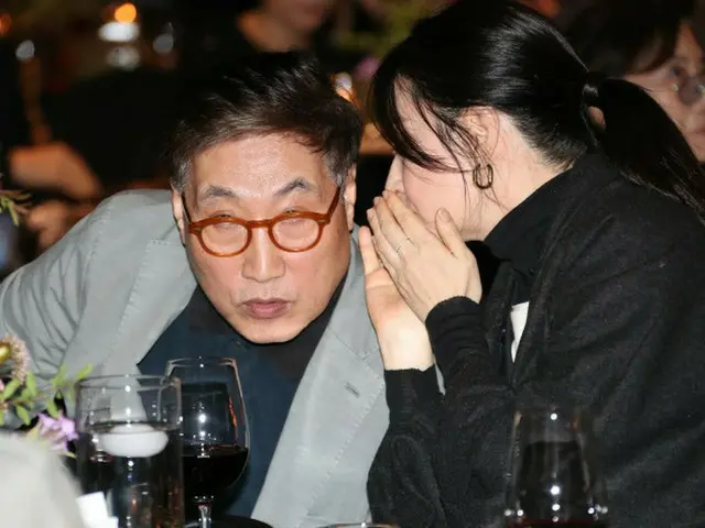 イ・ヨンエ、公開の席に夫と参加…「第12回美しい芸術人賞」（画像提供:wowkorea）