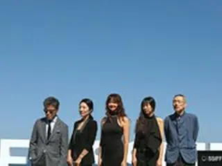 “不倫関係”ホン・サンス監督＆女優キム・ミニの映画「Walk Up」、11月3日に韓国公開へ